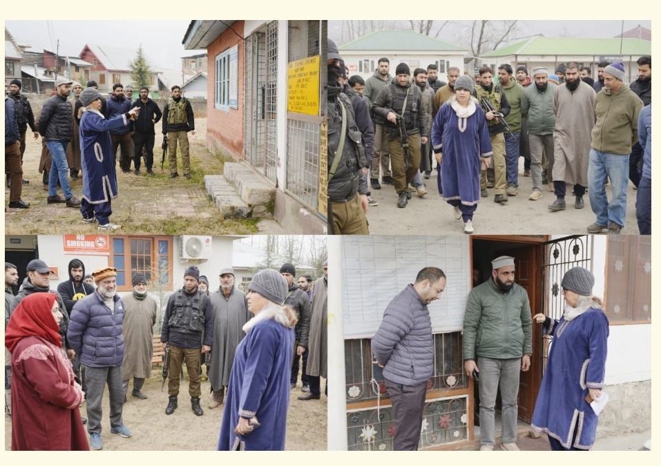 DC Bandipora’s Comprehensive Tour of Ajas Tehsil: Assessing Office Performance and Engaging with the Community